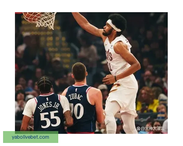 杨瀚森远赴墨西哥城出战季后赛快船弃用他仍肩负重任